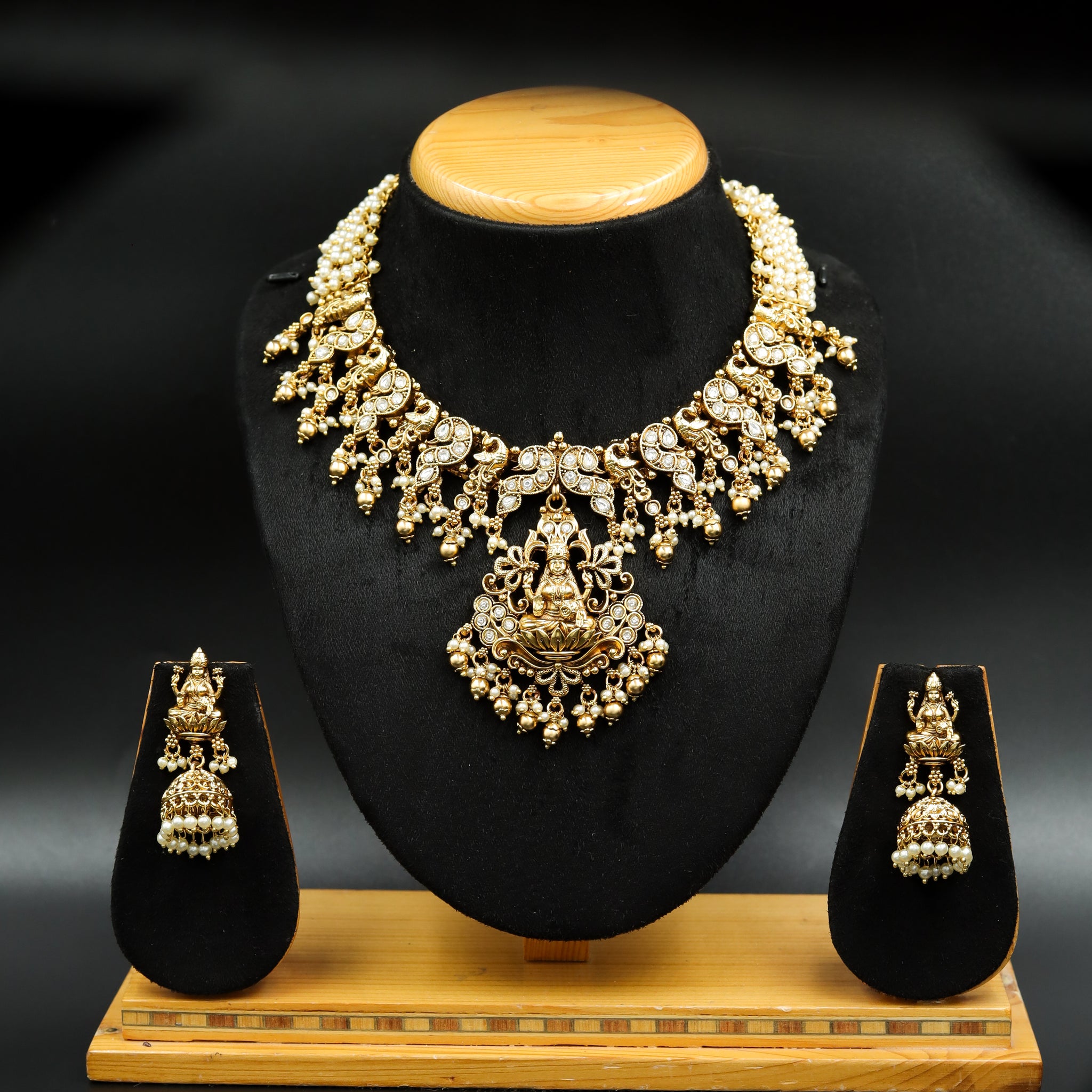 Antique Gold Plated Round Neck Temple Necklace Set 9979-28
