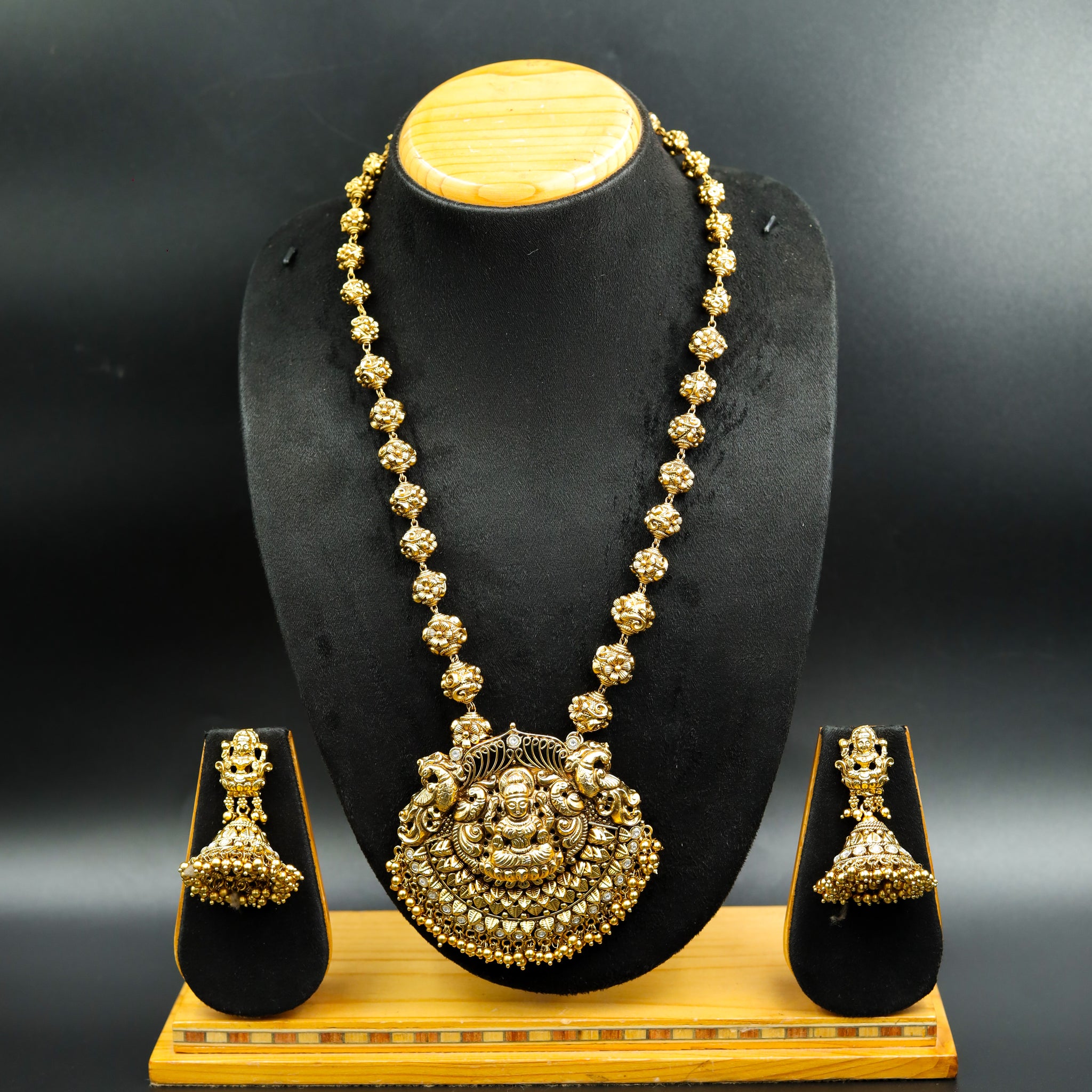 Antique Gold Plated Heavy Temple Pendant Set 9980-28