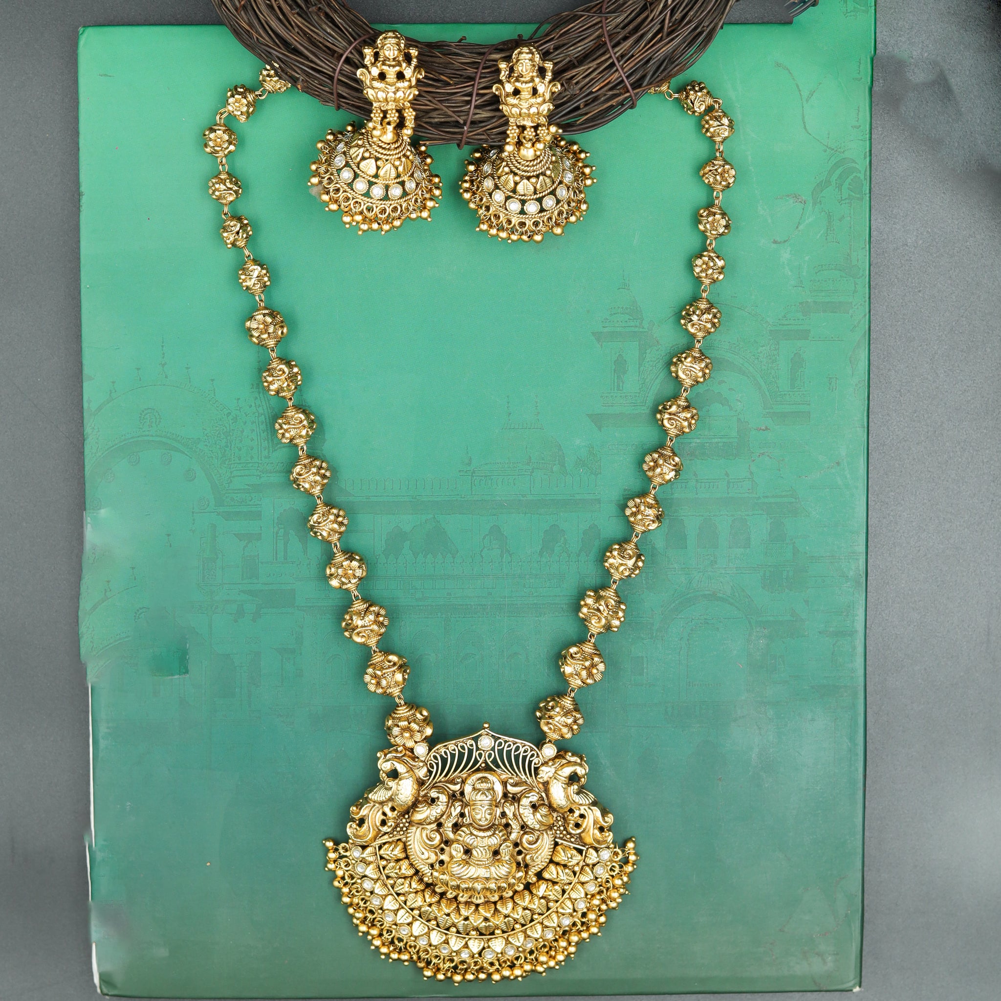 Antique Gold Plated Heavy Temple Pendant Set 9980-28