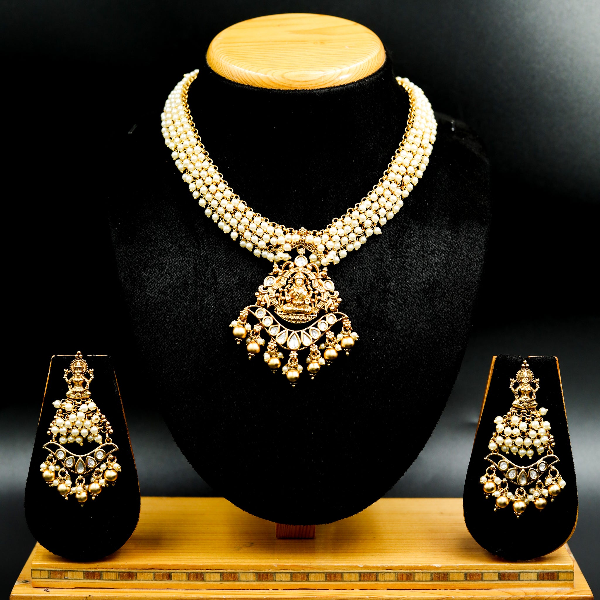 Antique Gold Plated Round Neck Temple Necklace Set 9988-28