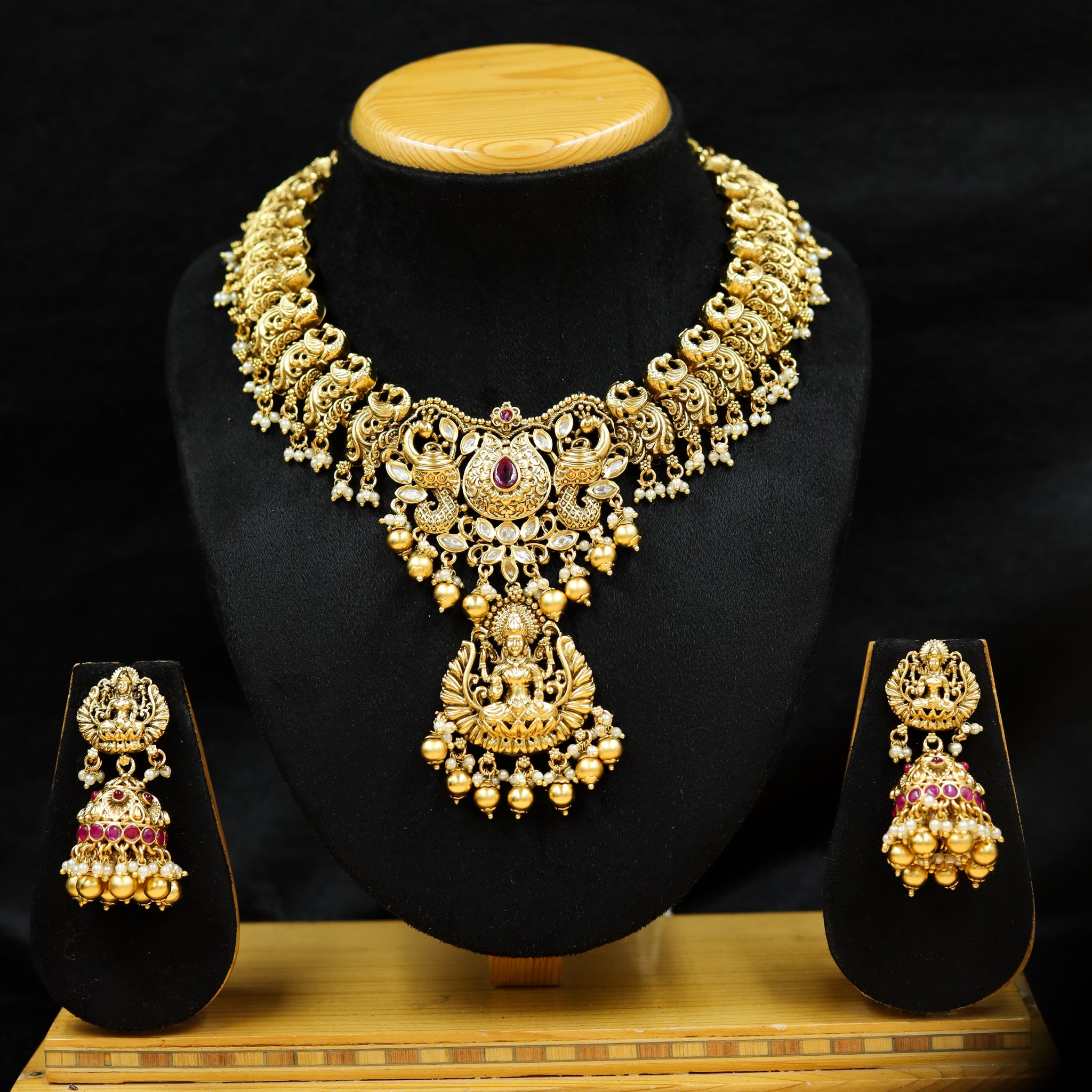 Antique Gold Plated Round Neck Temple Necklace Set 9989-28