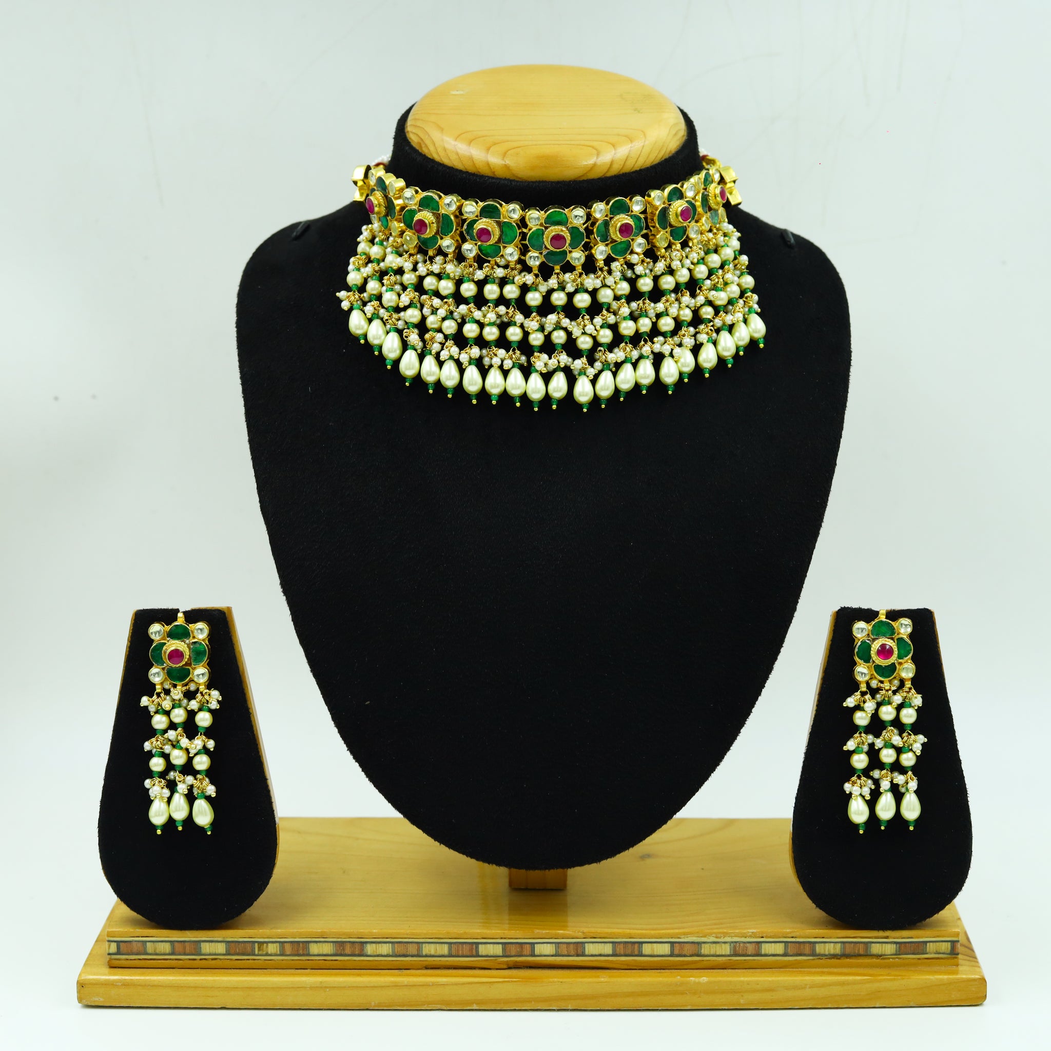 Choker Kundan Necklace Set 13579-56