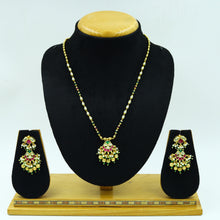 Light Kundan Pendant Set 13585-56