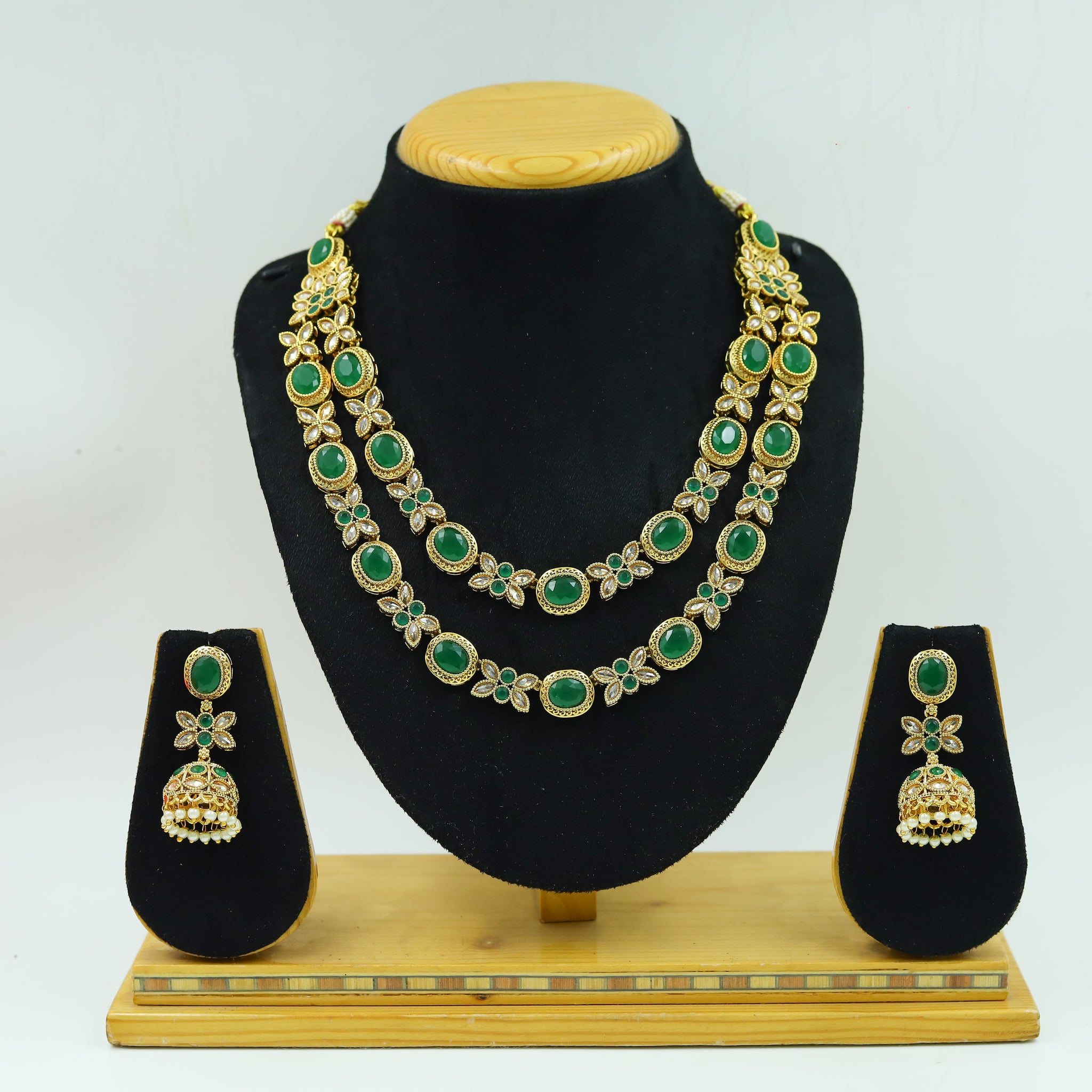 Round Neck Layered Gold Look Necklace Set 13550-28