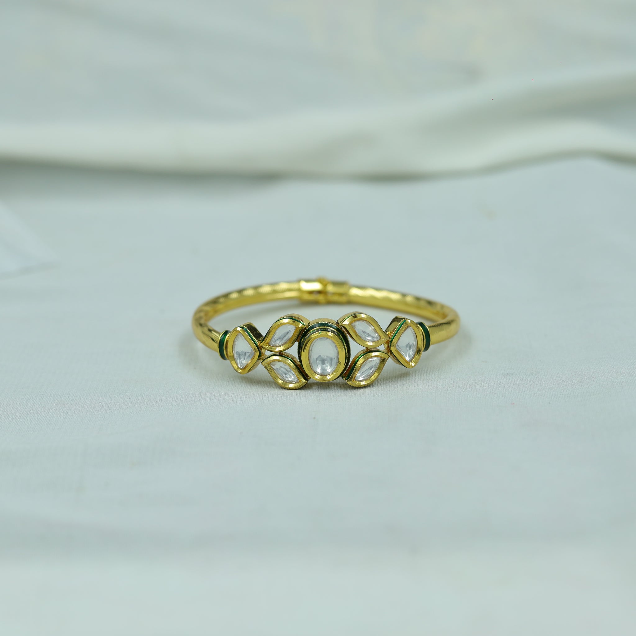 Kundan Bracelet 11841-34
