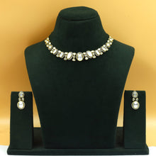Round Neck Kundan Necklace Set 18945-68