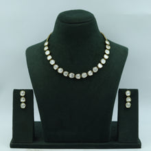 Round Neck Kundan Necklace Set 16557-69