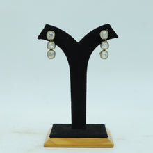 Round Neck Kundan Necklace Set 16557-69