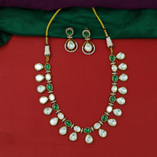 Round Neck Kundan Necklace Set 16553-69