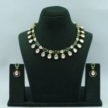 Round Neck Kundan Necklace Set 16553-69