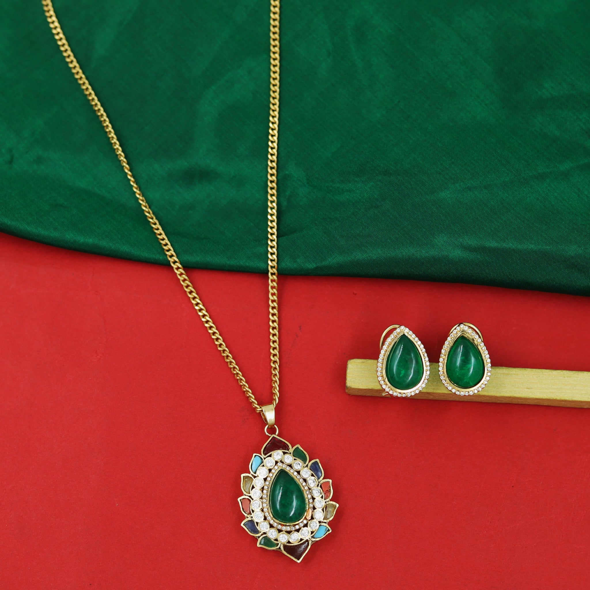 Sabyasachi Inspired Moissanite Light Kundan Pendant Set 16805-87