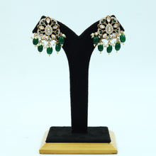 Designer Premium Quality Kundan Pendant Set 15929-83