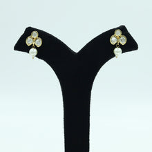 Round Neck Kundan Necklace Set 12917-31