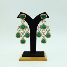 Round Neck Kundan Necklace Set 15920-28