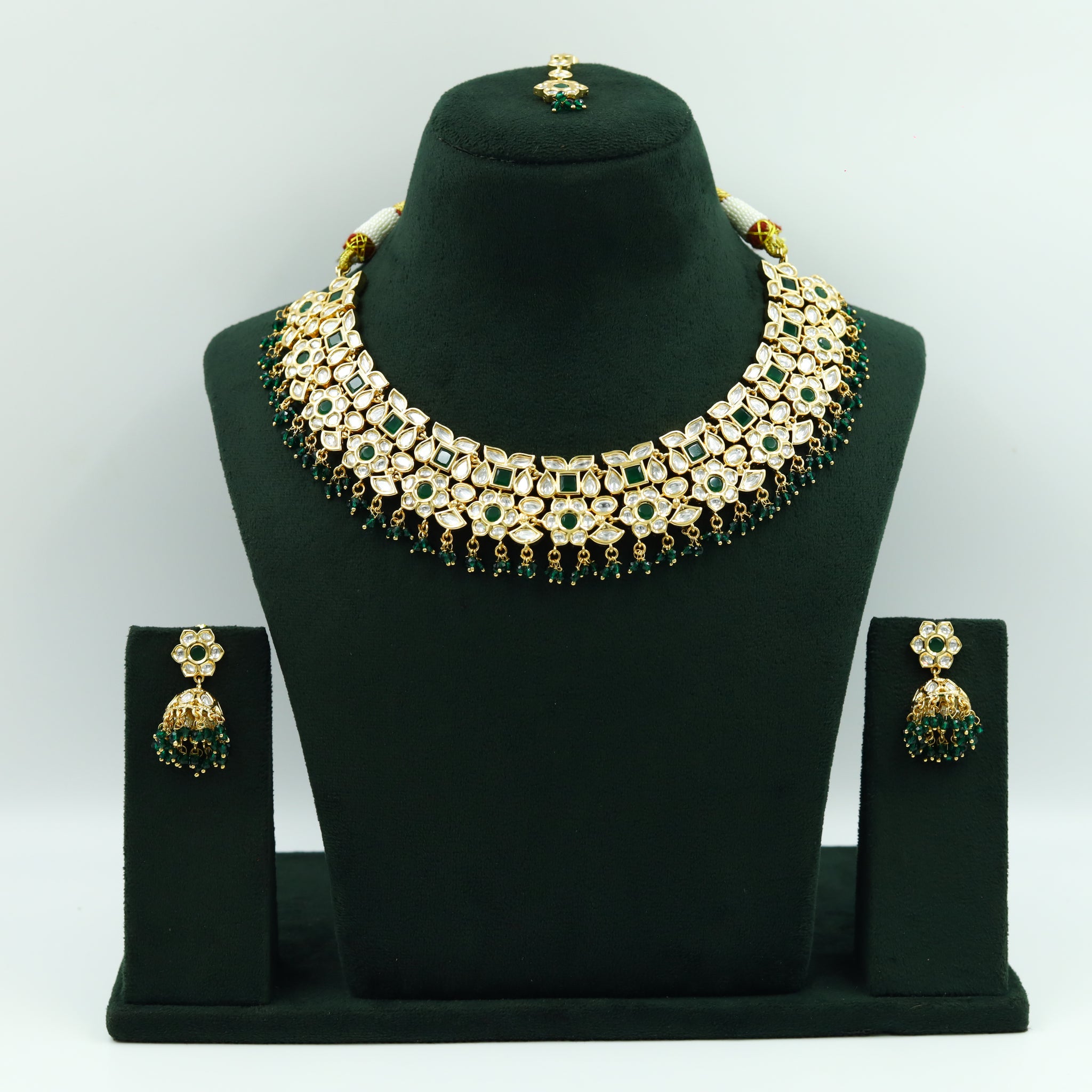 Kundan Round Neck Necklace Set 5562-68