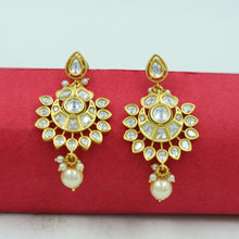 Light Kundan Earring 16754-28