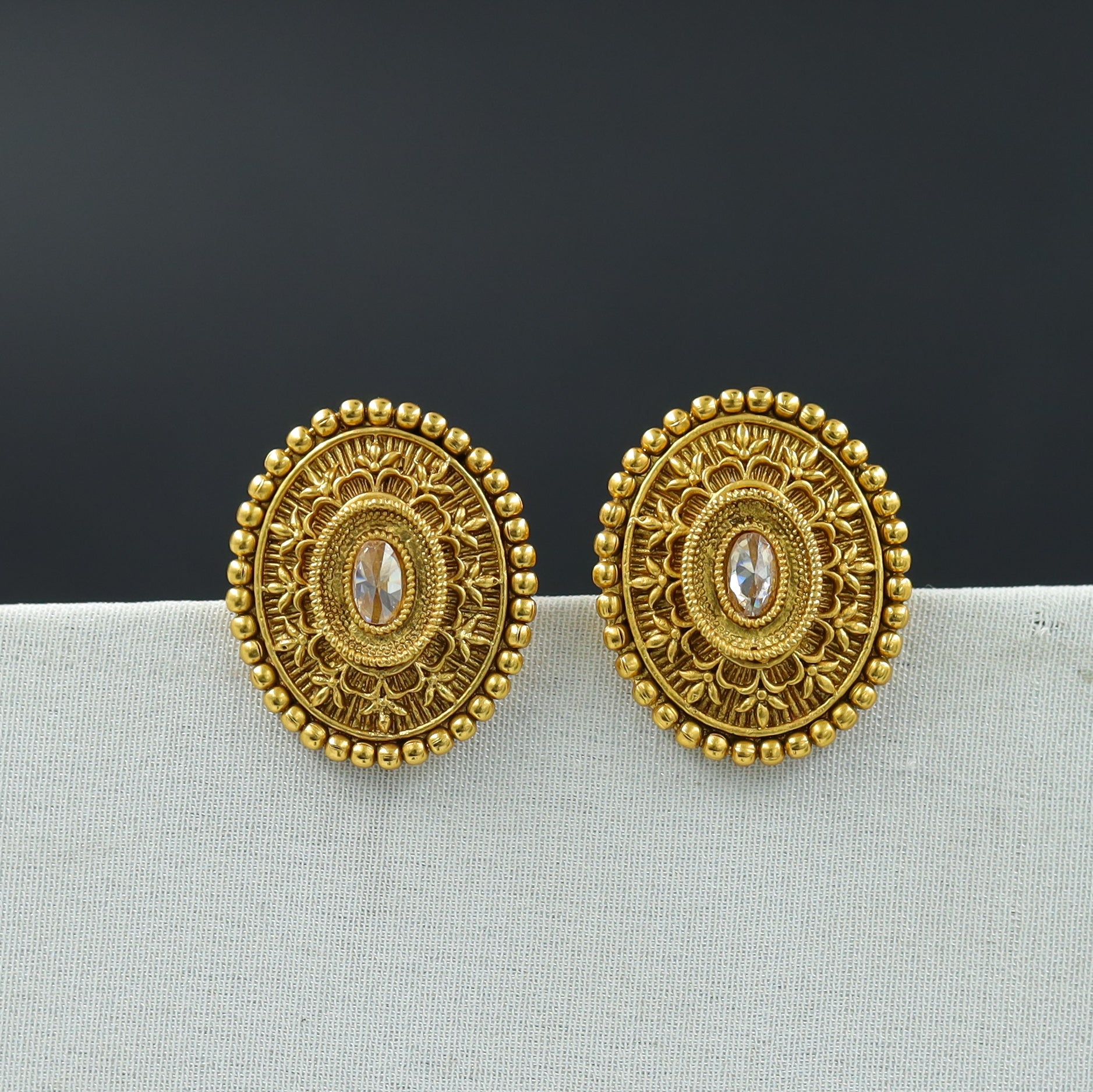 Tops/Studs Antique Earring 3847-28
