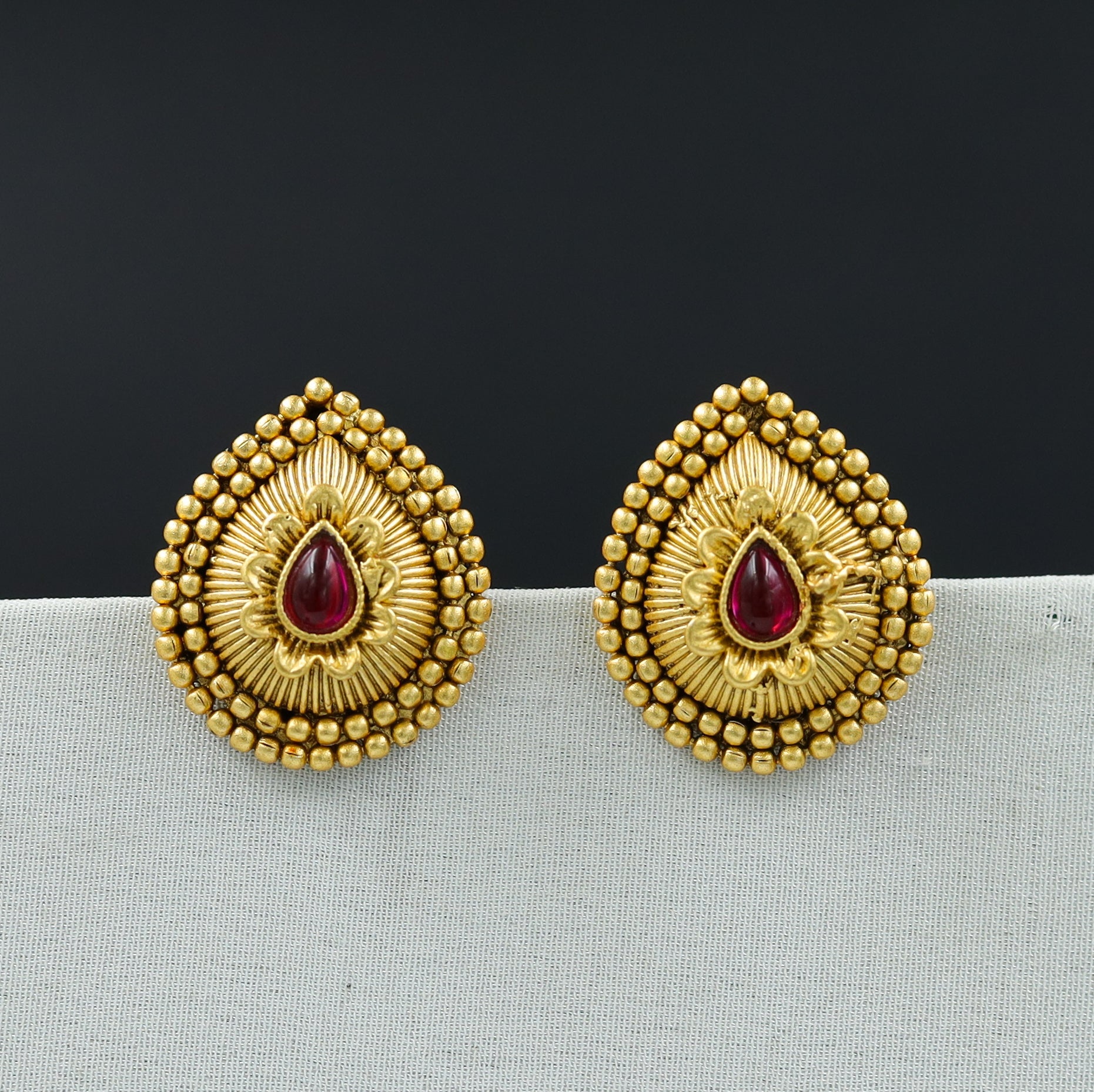 Tops/Studs Antique Earring 7036-1