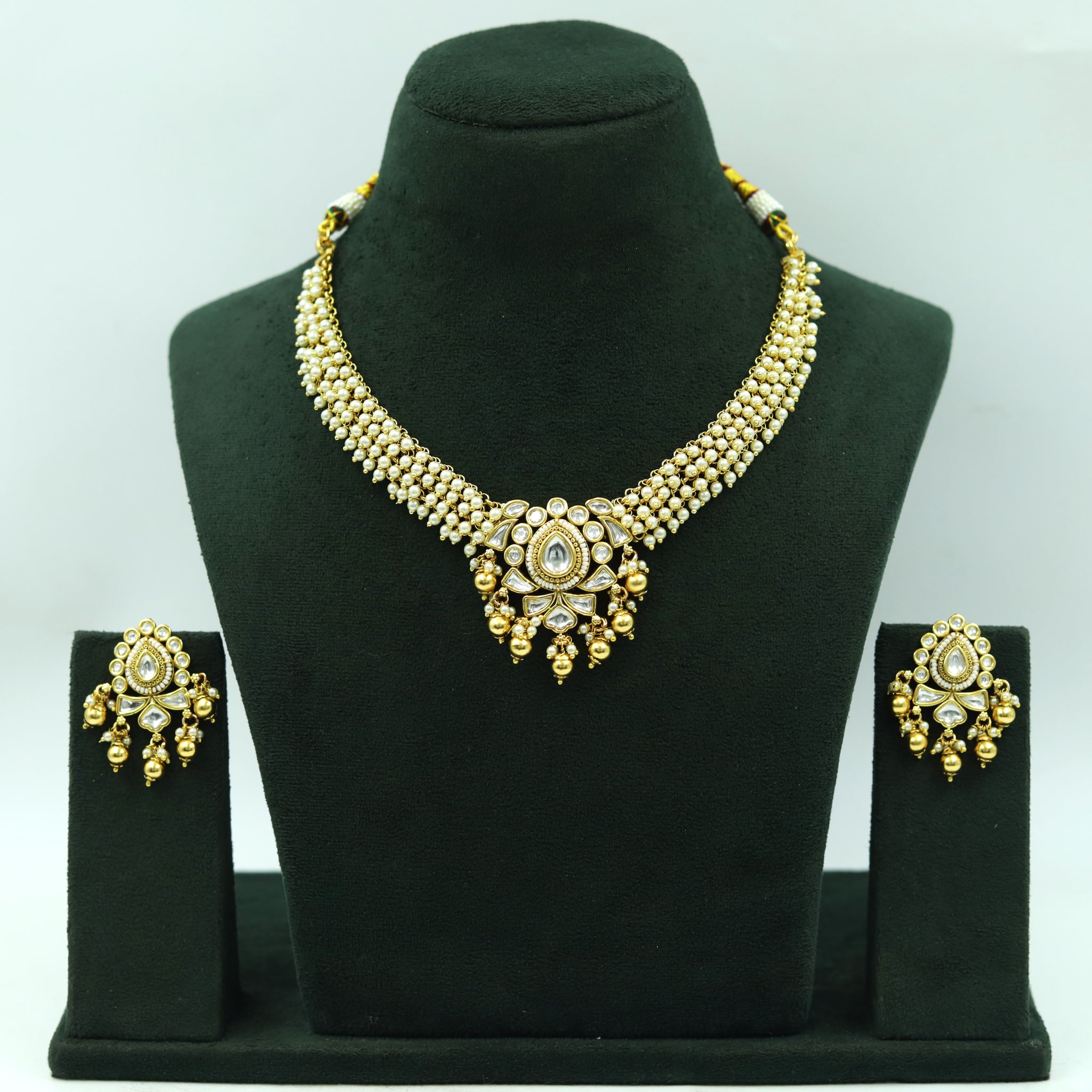 Round Neck Antique Gold Plated Necklace Set 16707-28