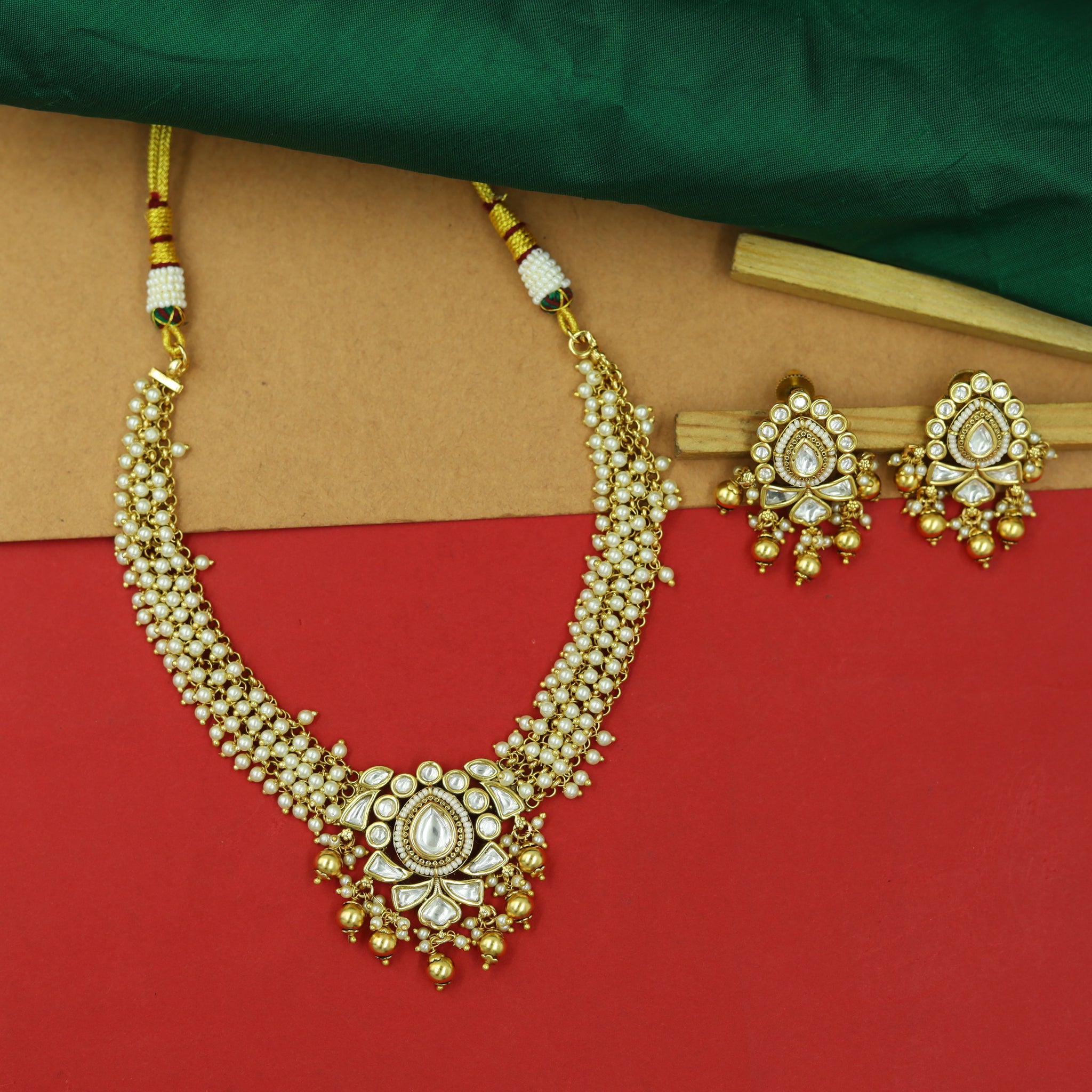 Round Neck Antique Gold Plated Necklace Set 16707-28