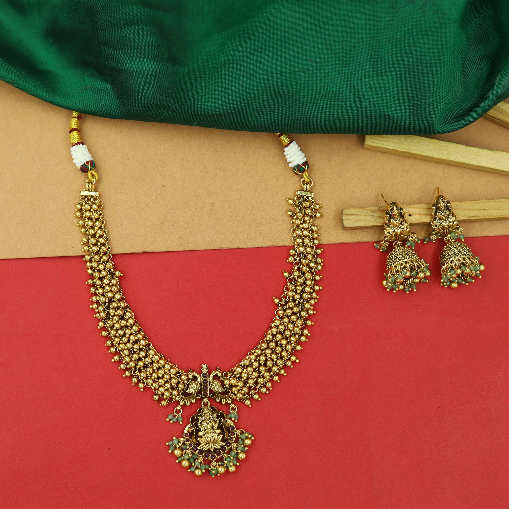 Round Neck Temple Necklace Set 16713-28