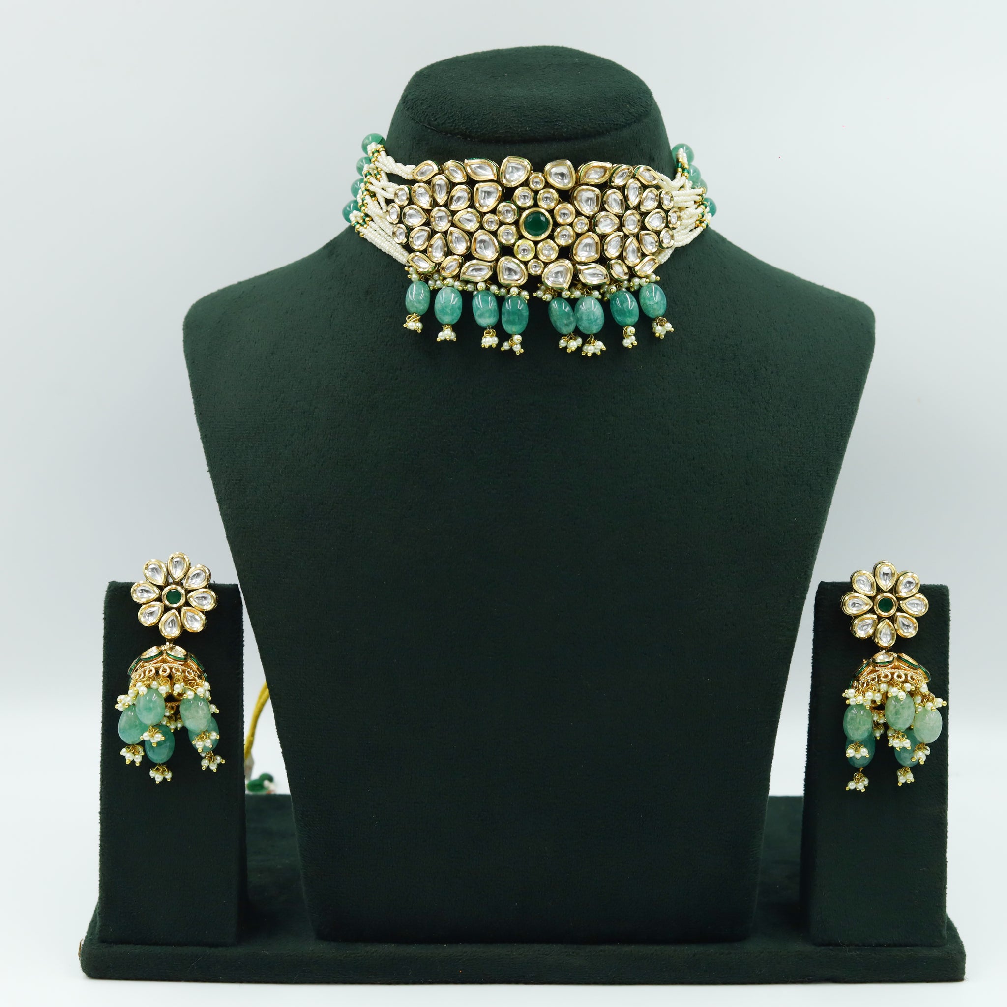 Green Kundan Necklace Set 15948-3095