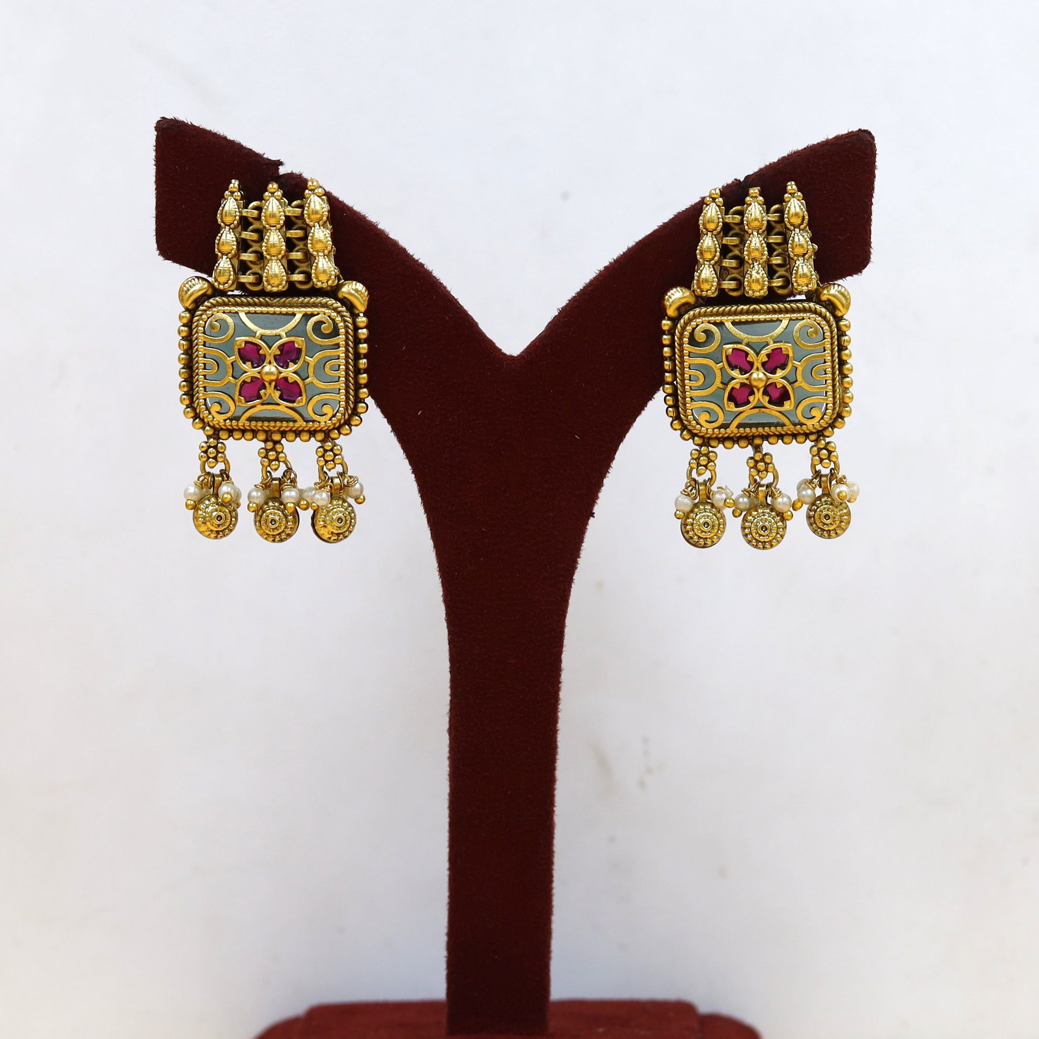 Round Neck Antique Necklace Set 18635-31