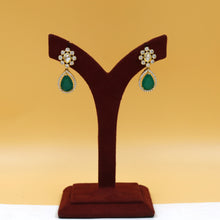 Round Neck Kundan Necklace Set 16479-68