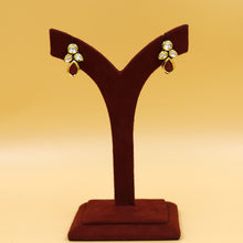 Light Kundan Pendant Set 18333-28