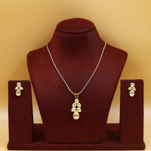Light Kundan Pendant Set 18333-28