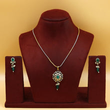 Light Kundan Pendant Set 18334-28