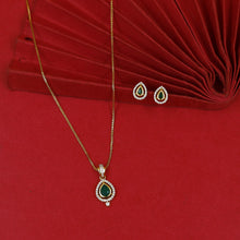 Light Kundan Pendant Set 18063-69