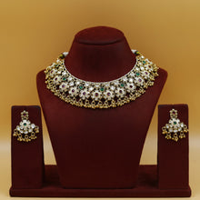 Round Neck Antique Necklace Set 18016-94
