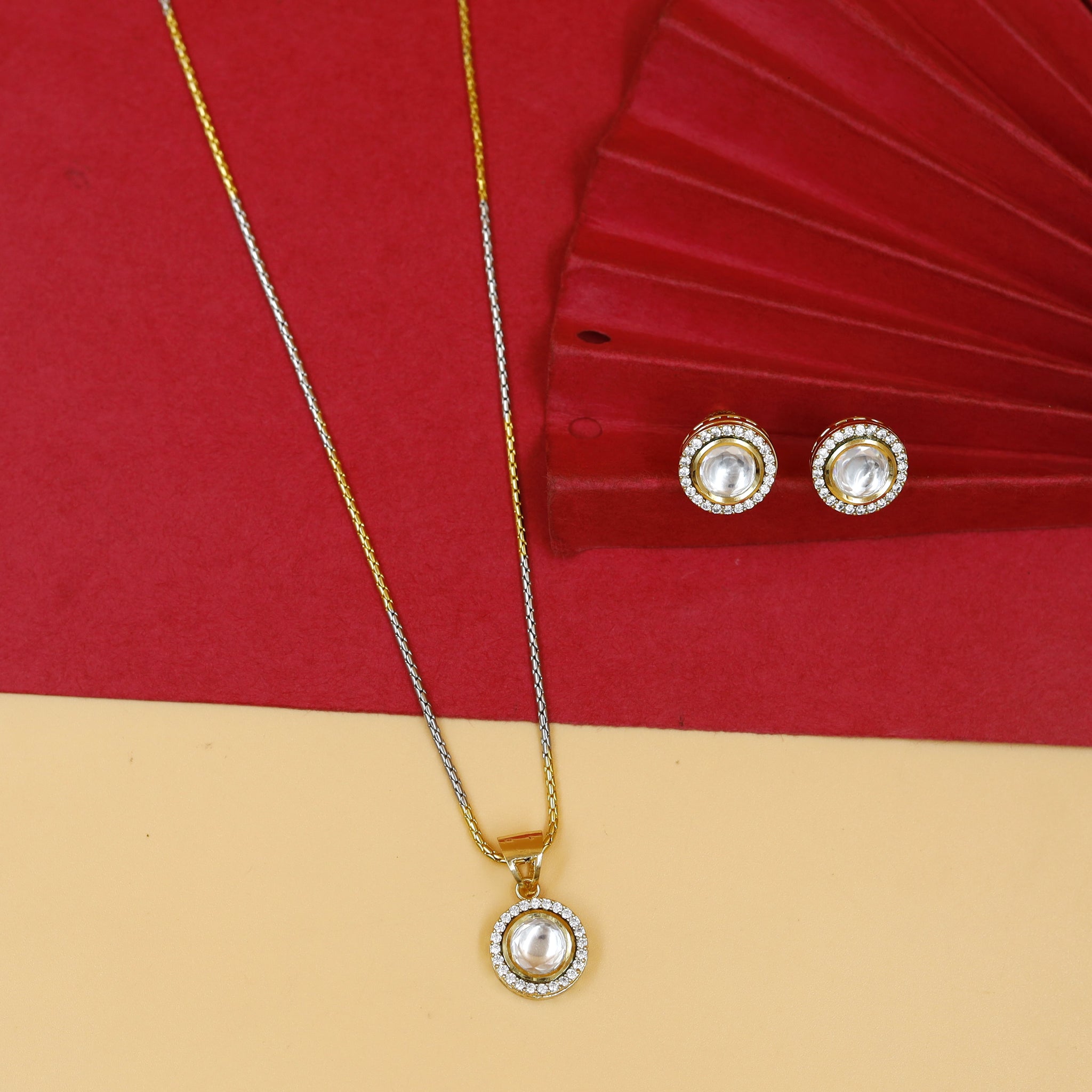 Light Kundan Pendant Set 18520-28