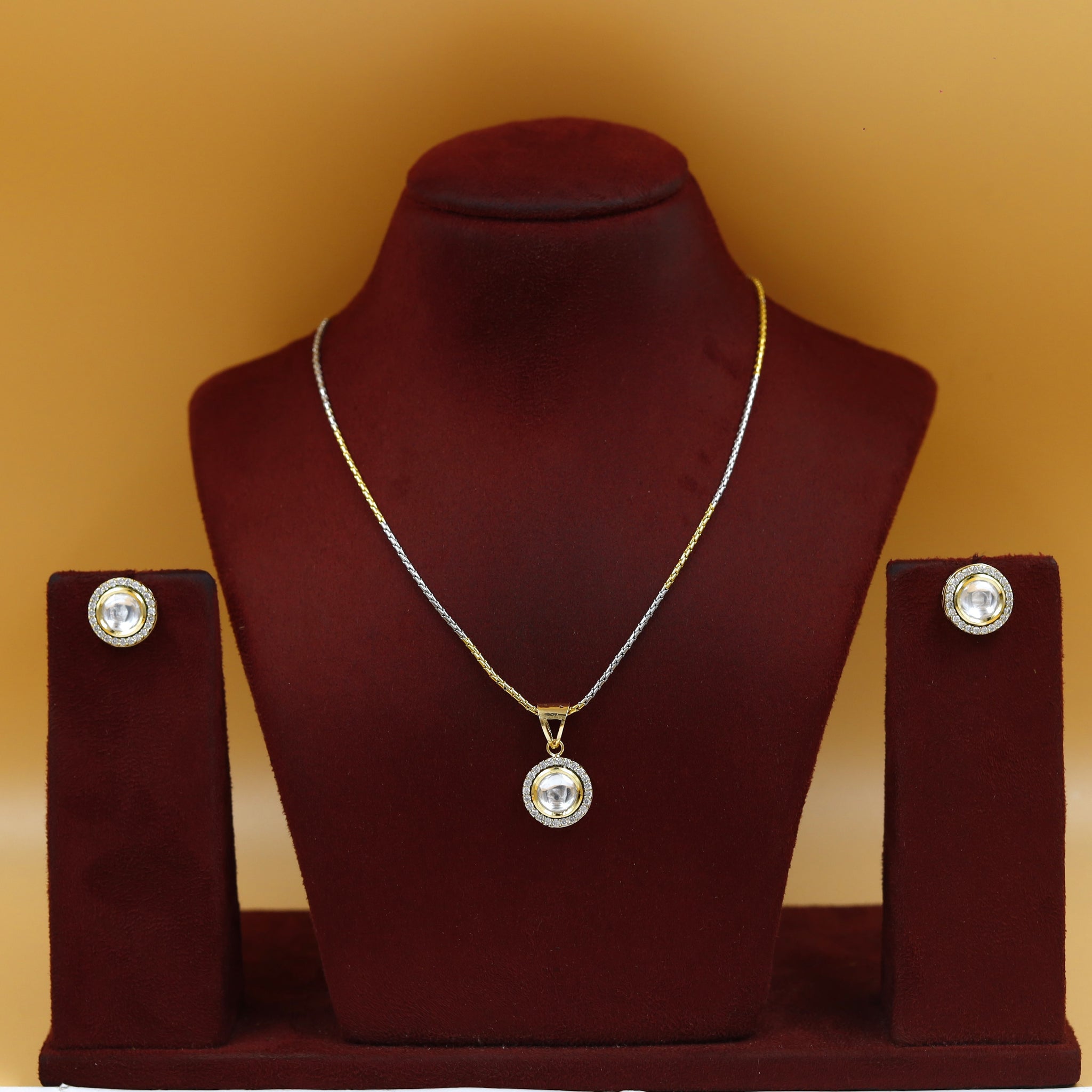 Light Kundan Pendant Set 18520-28