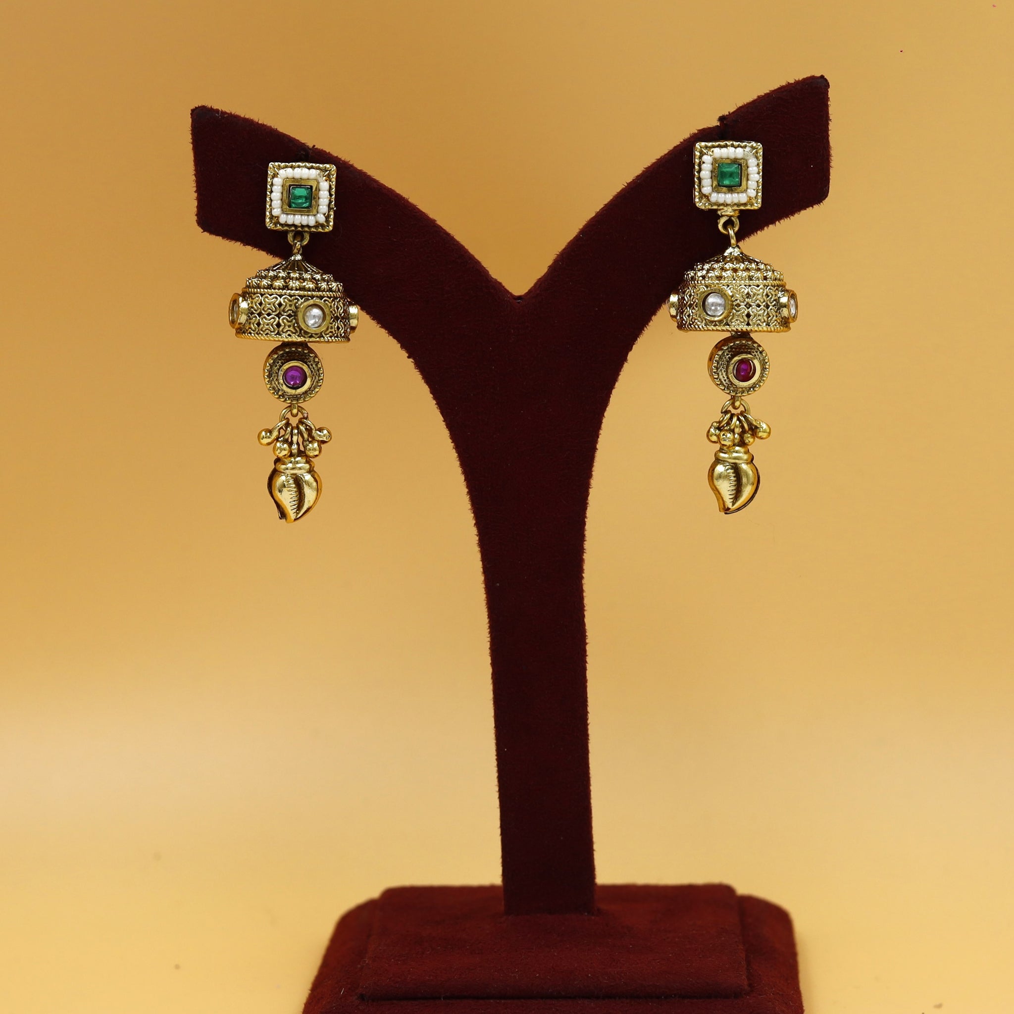 Round Neck Antique Necklace Set 18644-94