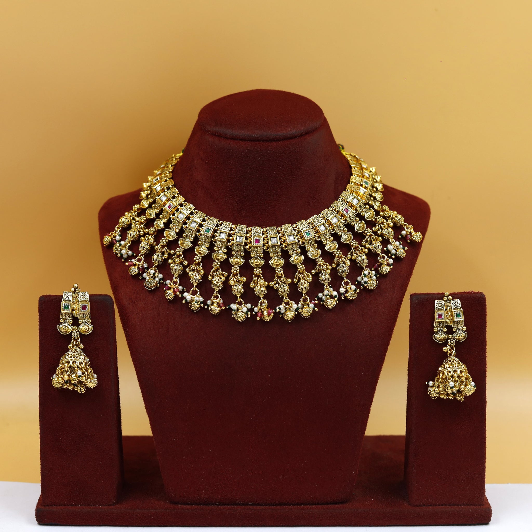 Round Neck Antique Necklace Set 18641-94