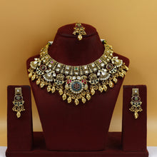 Round Neck Antique Necklace Set 18648-94