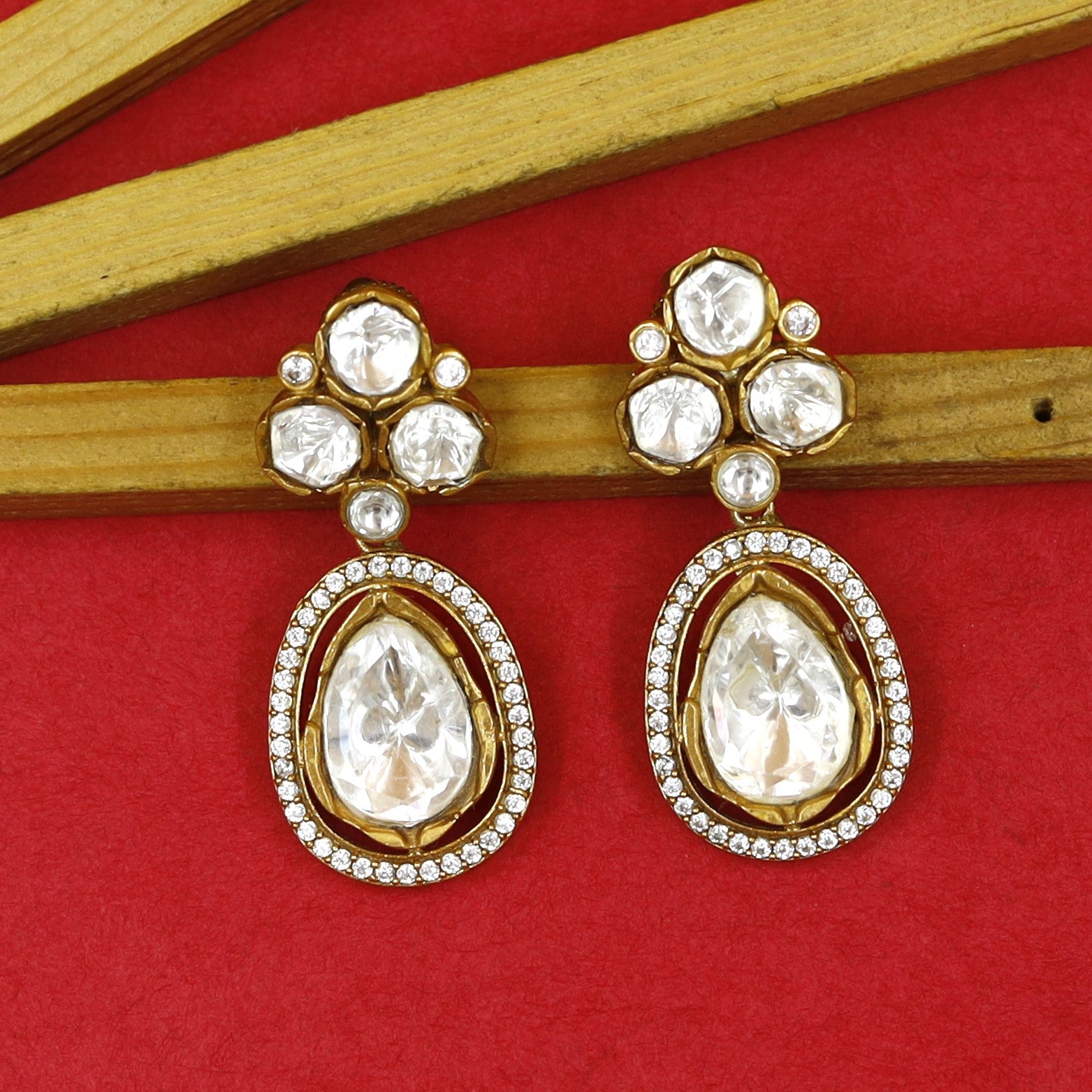Light Earring Kundan Earring 18683-100