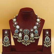 Round Neck Kundan Necklace Set 19063-31