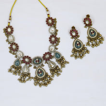 Round Neck Kundan Necklace Set 19063-31