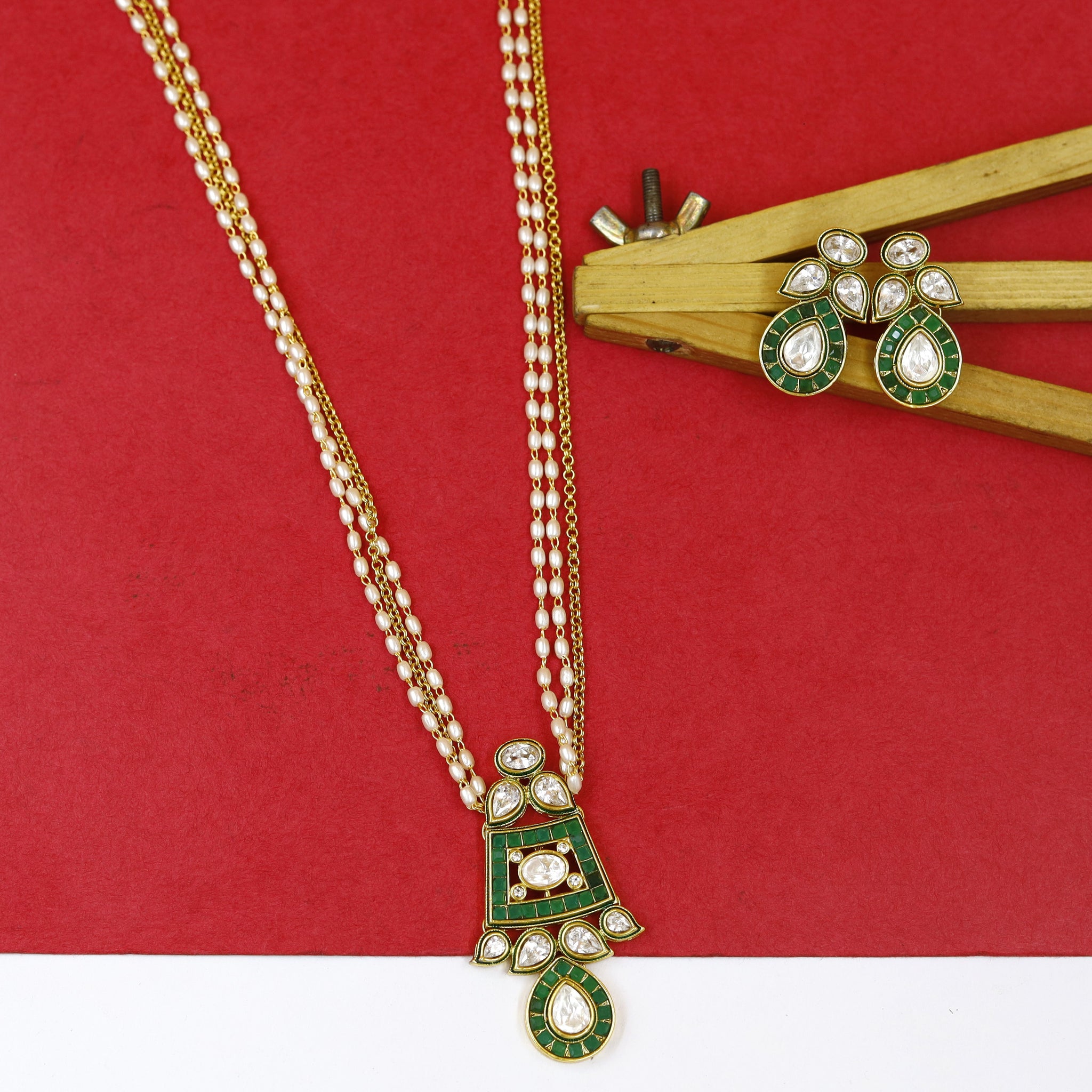 Light Polki Pendant Set 18232-21