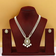 Stylish Light Weight Polki Pendant Set 17718-21