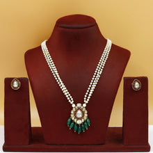 Stylish Light Weight Polki Pendant Set 17718-21