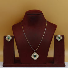 Trendy Kundan Pendant Set 19045-27