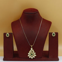 Trendy Kundan Pendant Set 19047-27