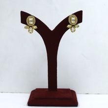 Trendy Kundan Pendant Set 19046-27