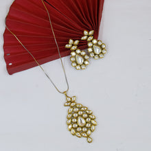 White Kundan Pendant Set 13845-0934