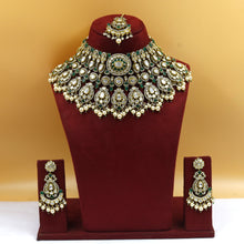 Bridal Choker Kundan Necklace Set 18727-28