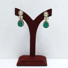 Round Neck Kundan Necklace Set 18841-28